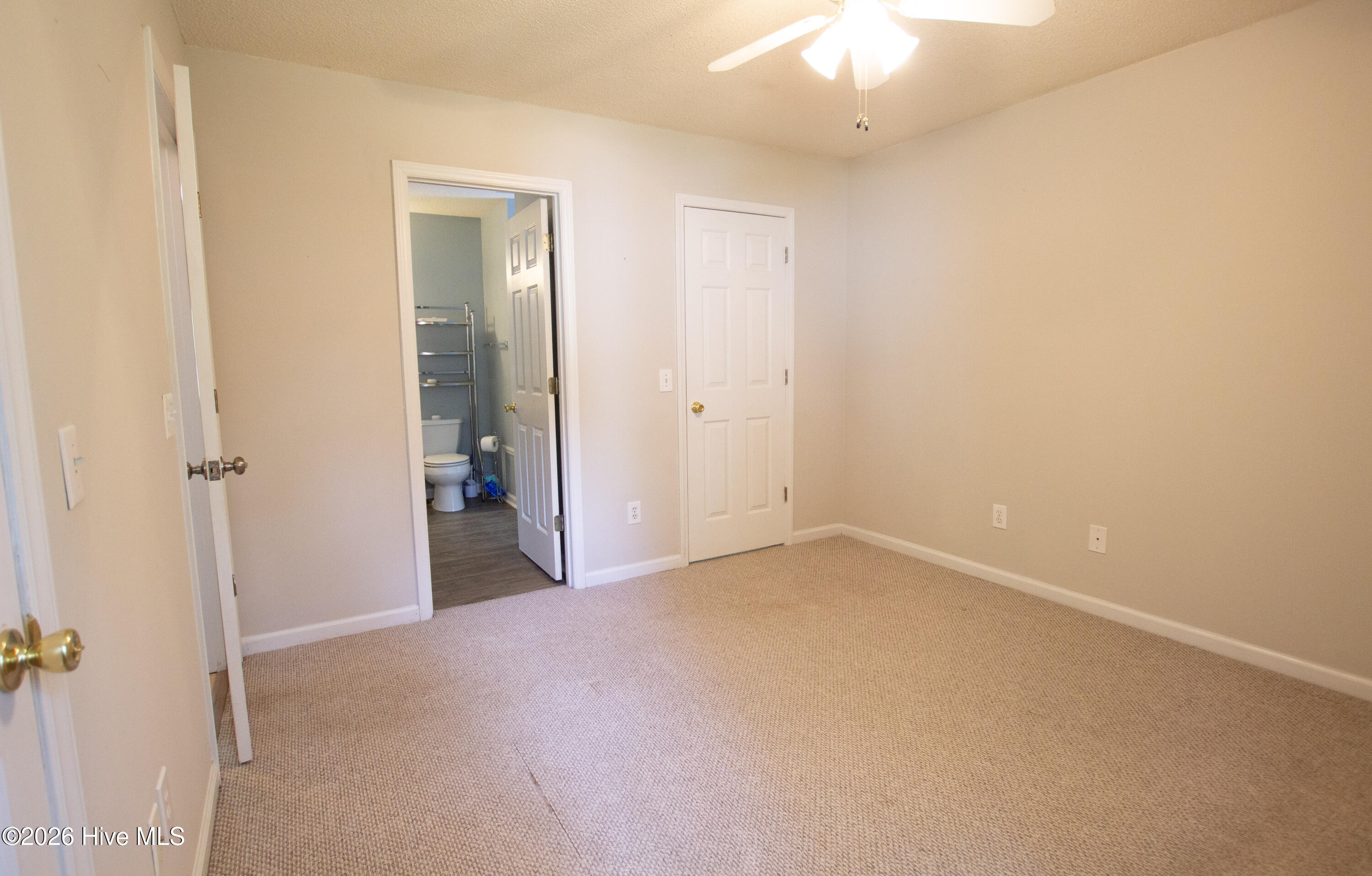 110 Robin Hood Lane