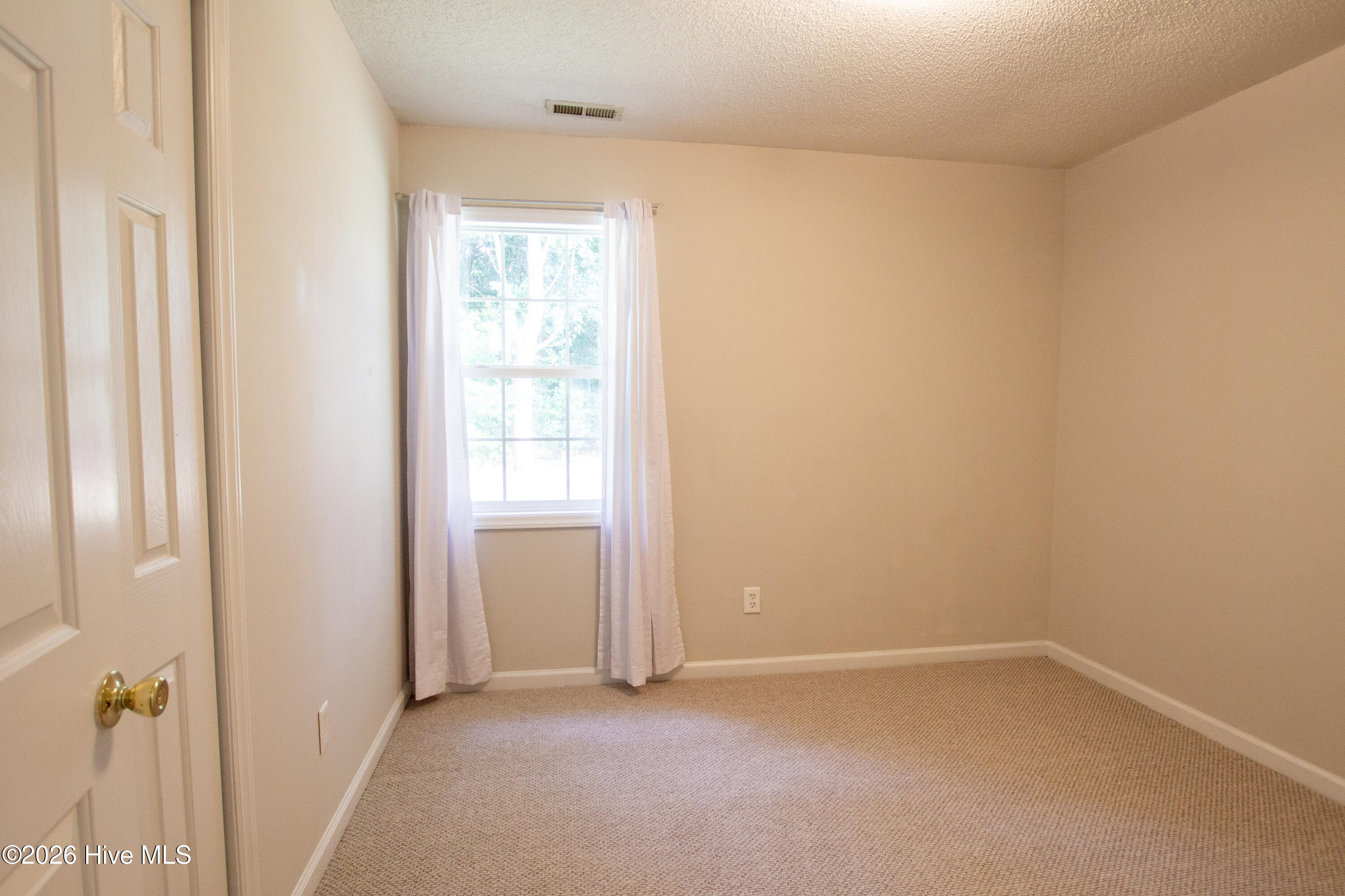 110 Robin Hood Lane