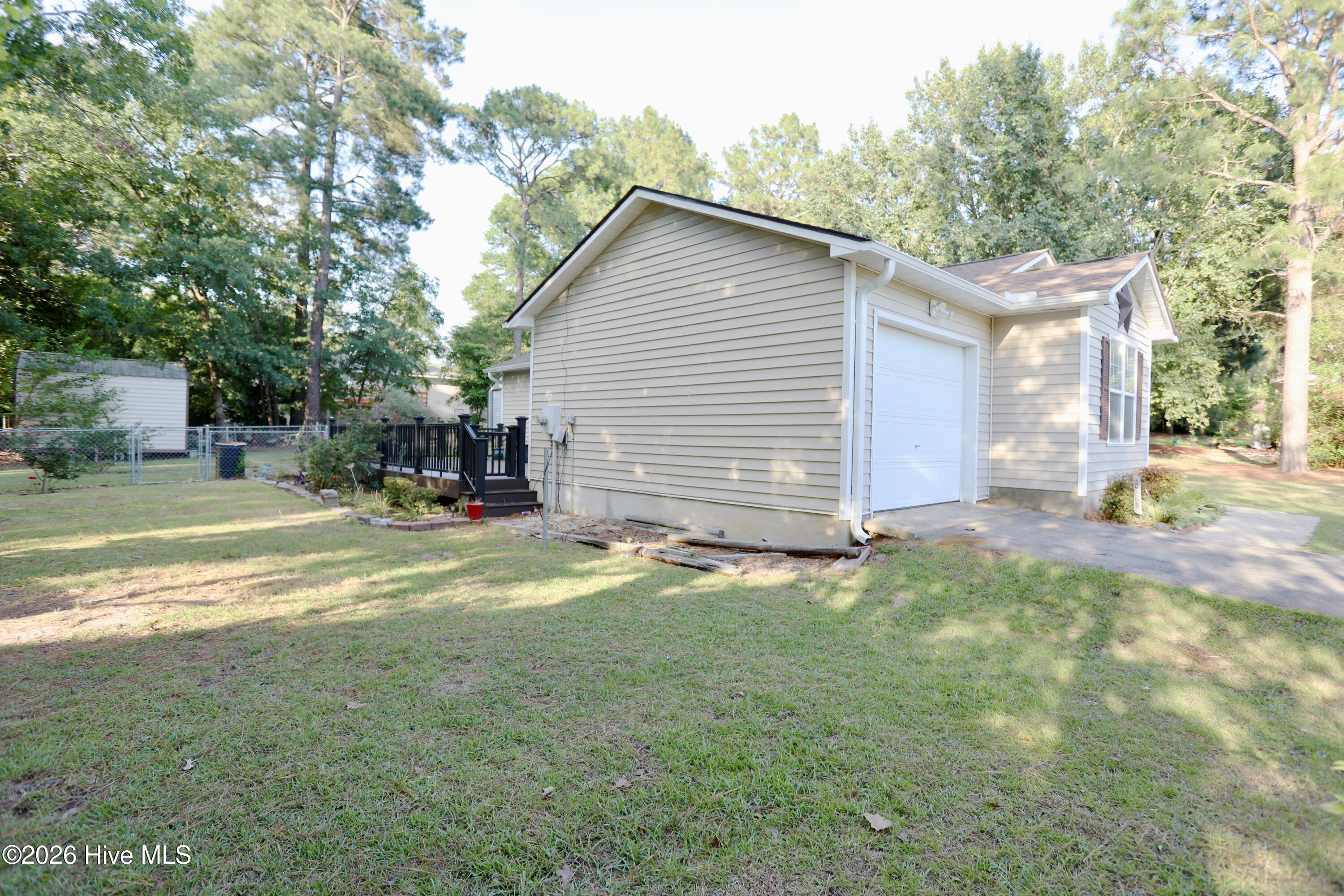 110 Robin Hood Lane
