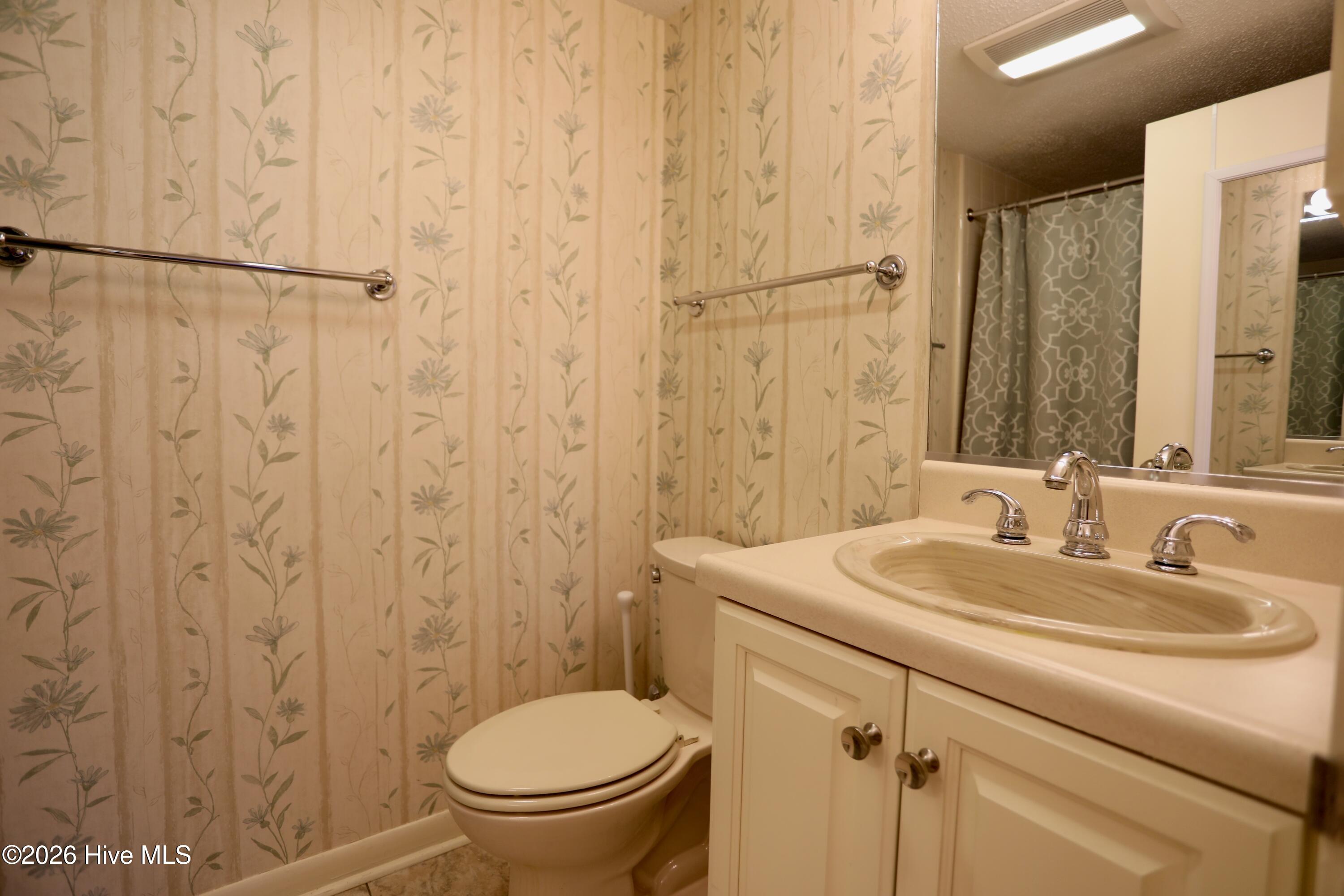 1175 Saint Andrews Drive # 202