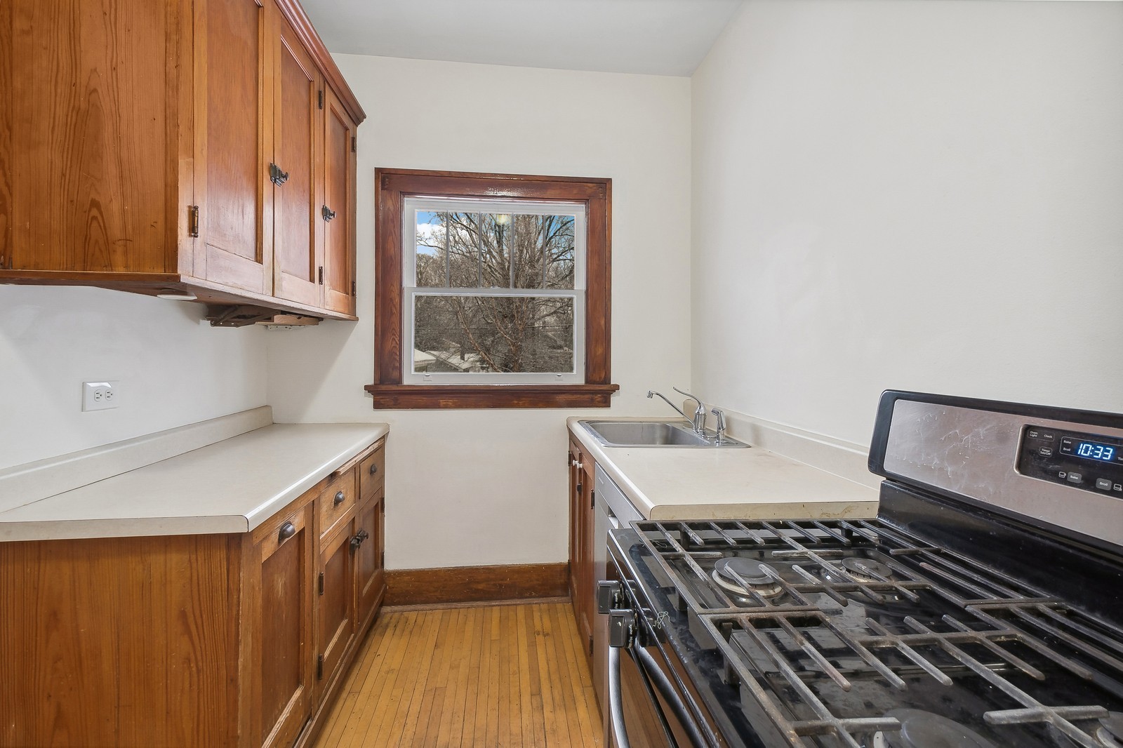24 E Maple Avenue