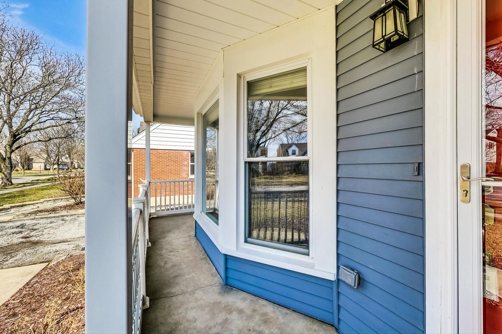 221 S Wa Pella Avenue