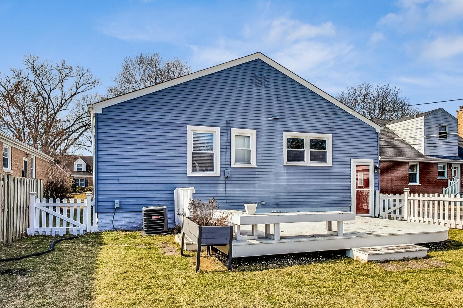 221 S Wa Pella Avenue