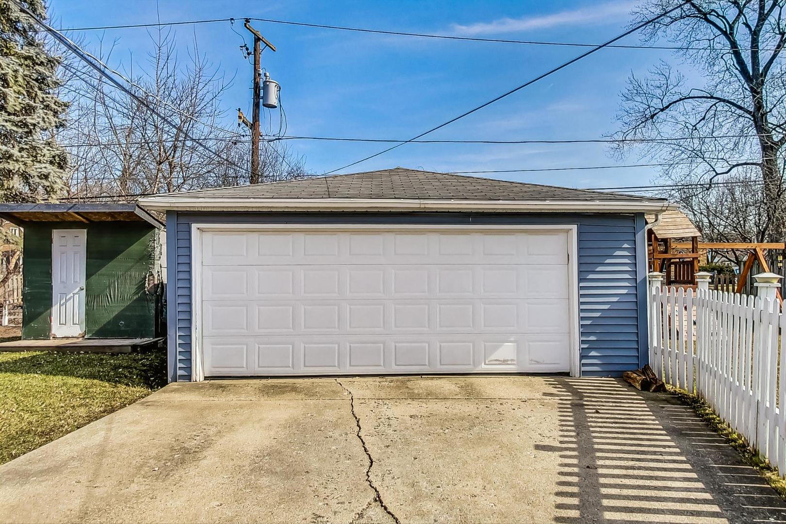 221 S Wa Pella Avenue