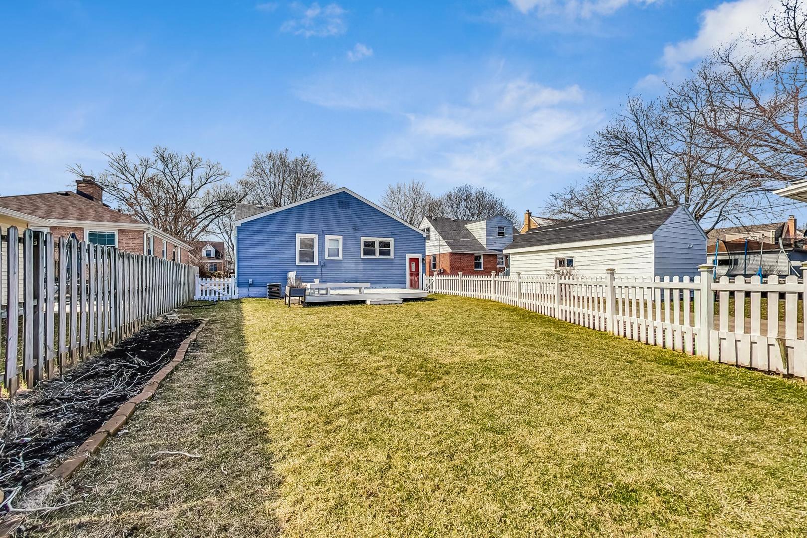 221 S Wa Pella Avenue