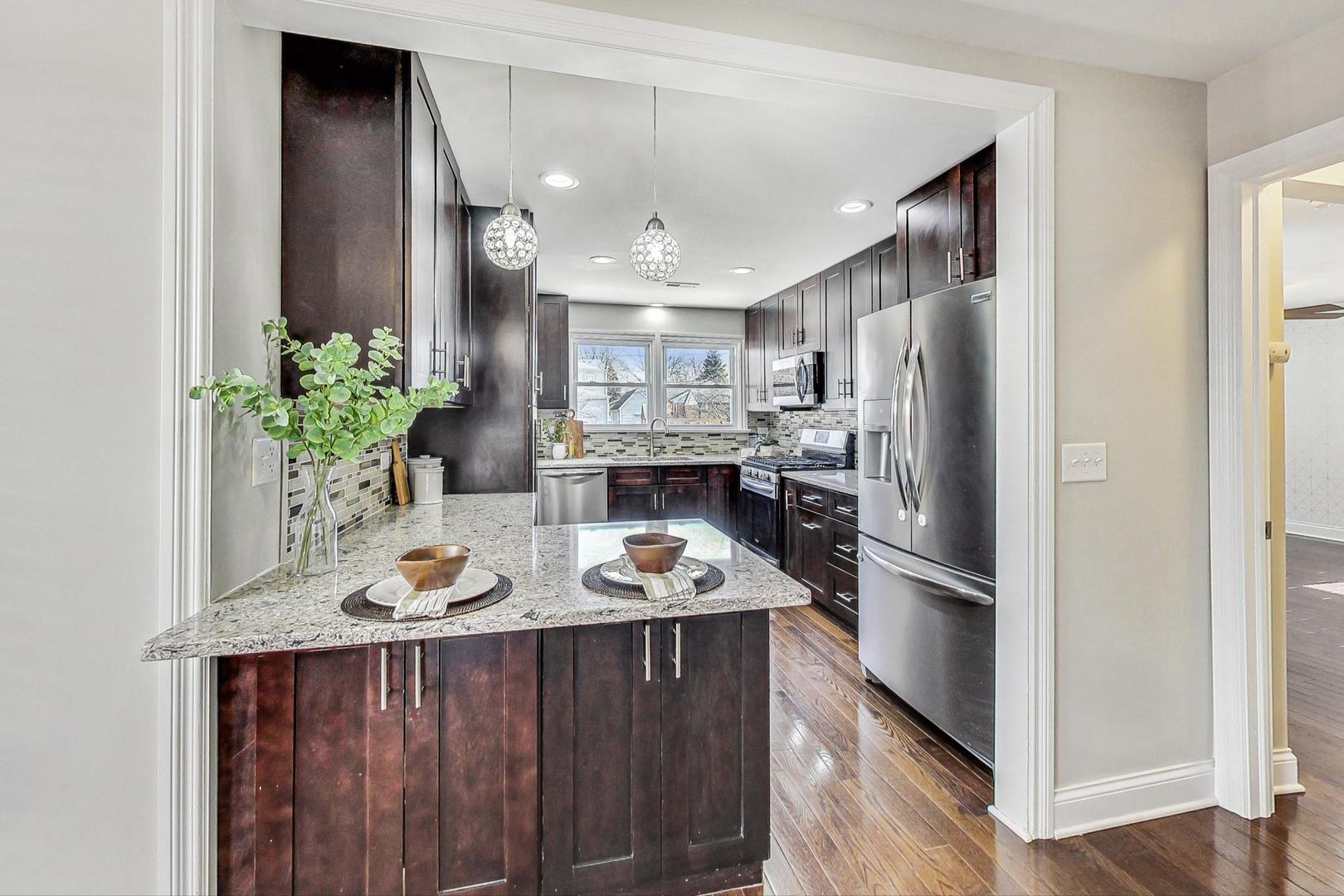 221 S Wa Pella Avenue