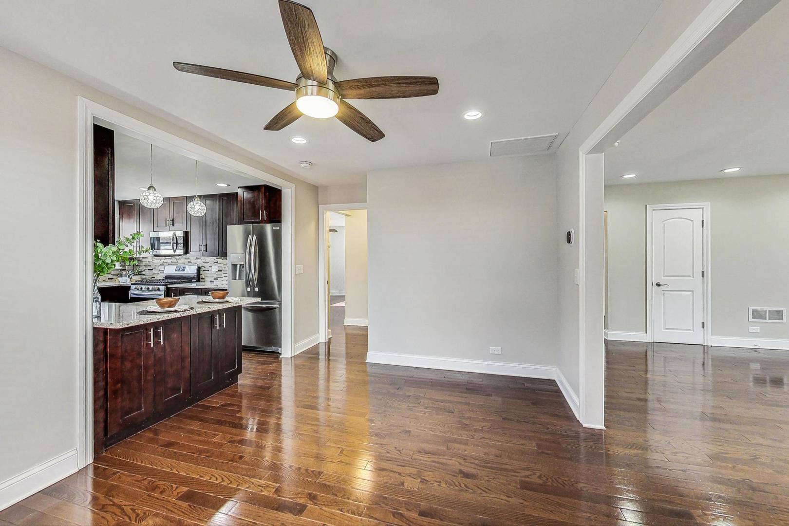 221 S Wa Pella Avenue