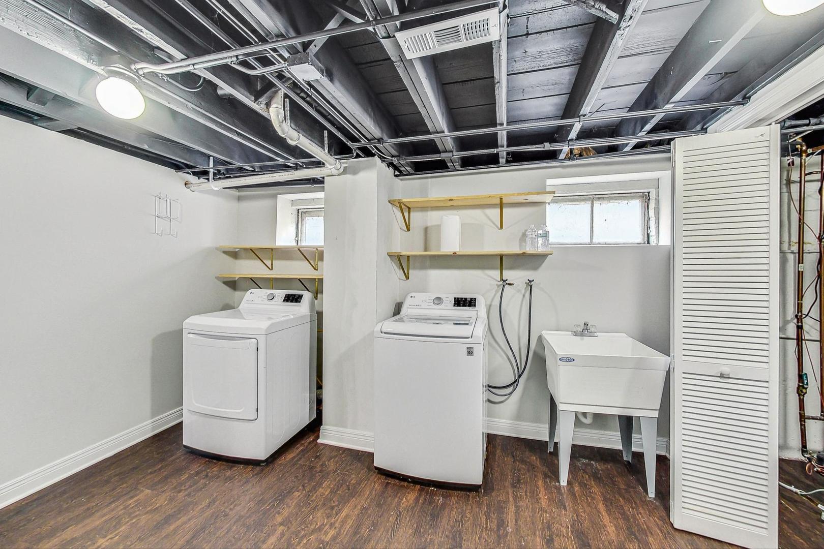 221 S Wa Pella Avenue