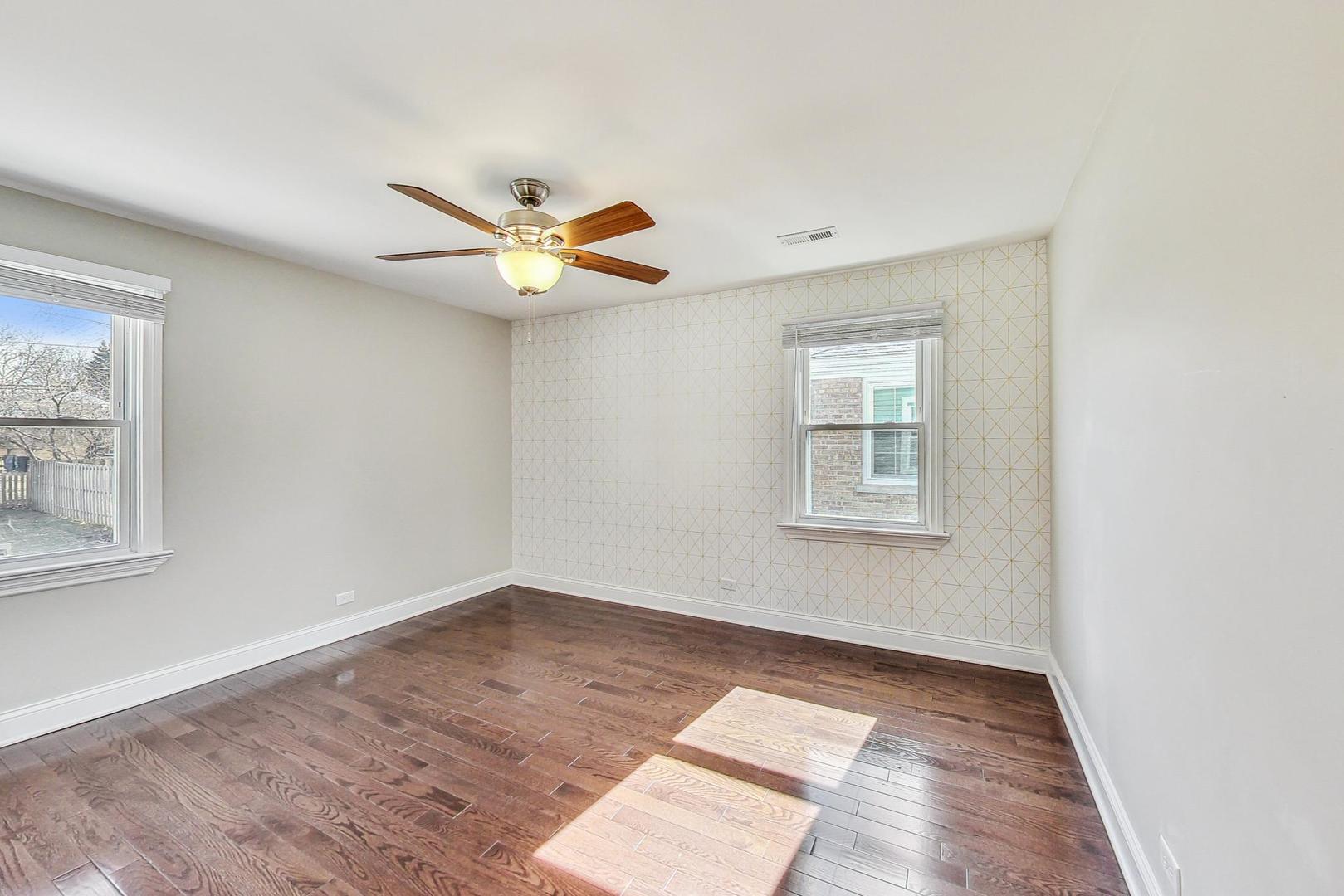 221 S Wa Pella Avenue