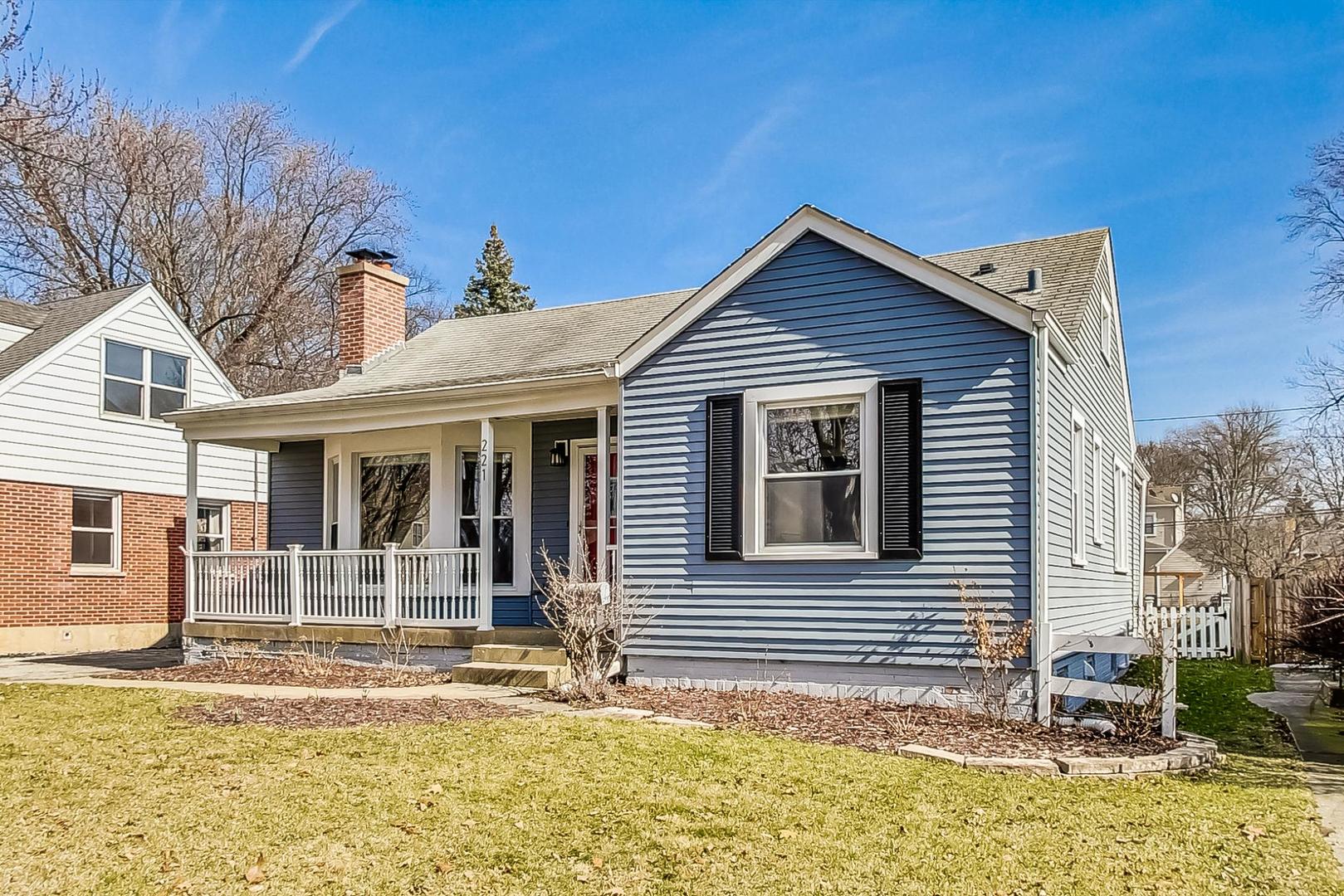 221 S Wa Pella Avenue