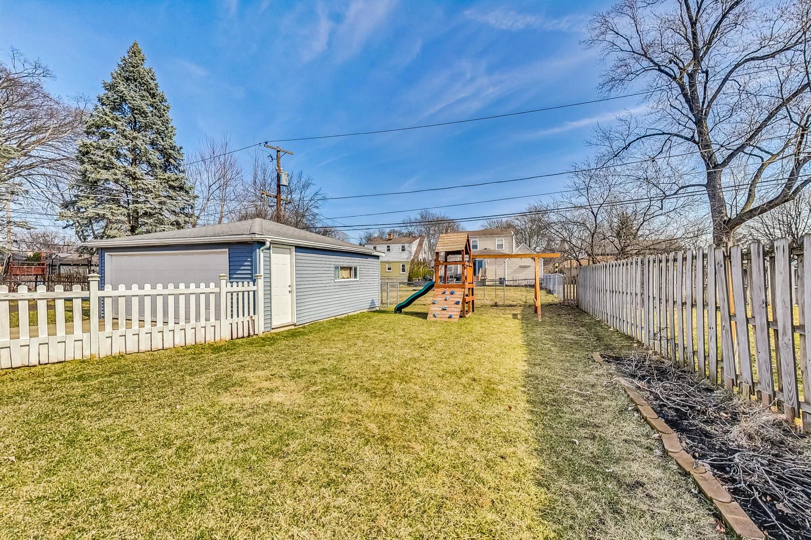 221 S Wa Pella Avenue