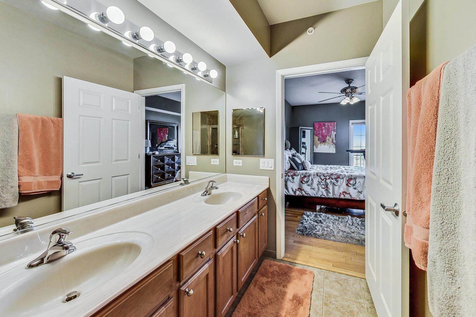 405 S Creekside Drive Unit: 606