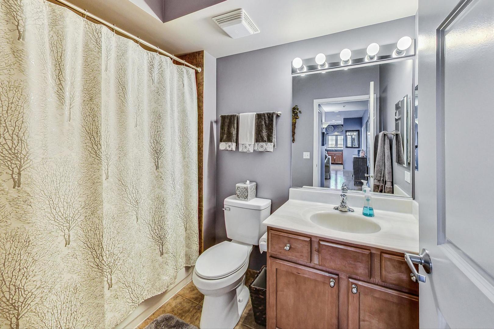 405 S Creekside Drive Unit: 606