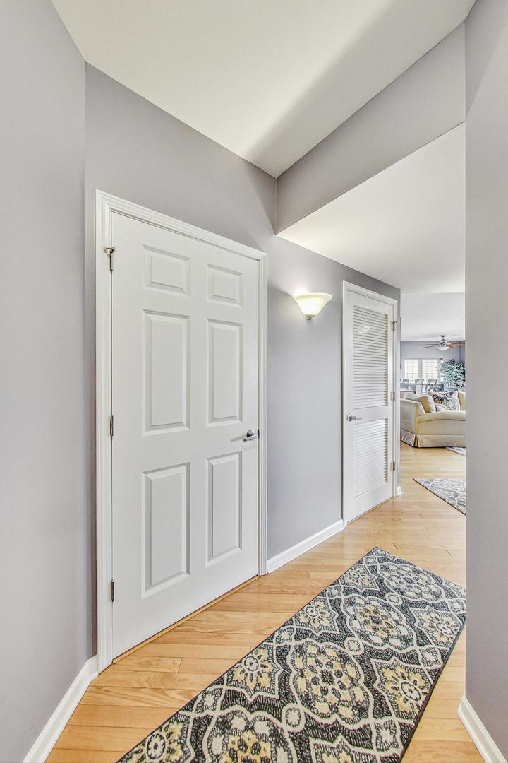 405 S Creekside Drive Unit: 606