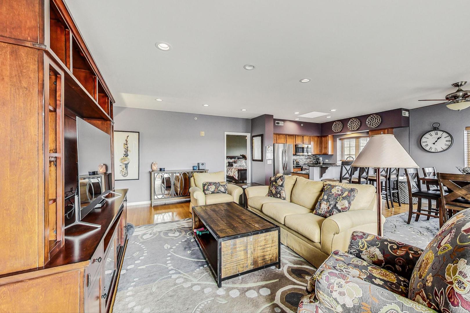 405 S Creekside Drive Unit: 606