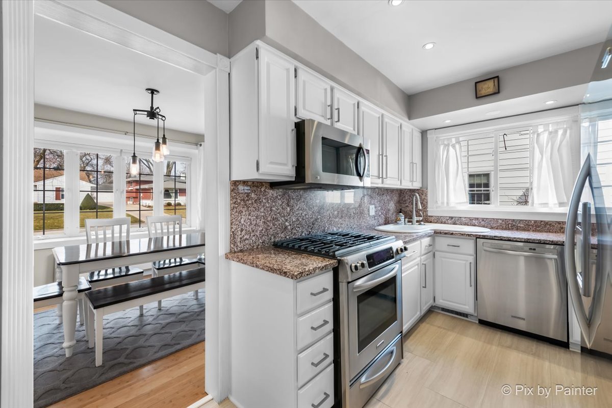 1011 N MITCHELL Avenue