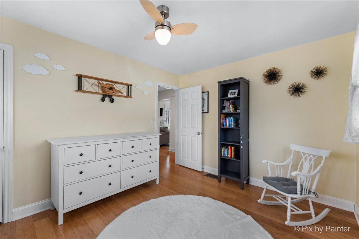 1011 N MITCHELL Avenue