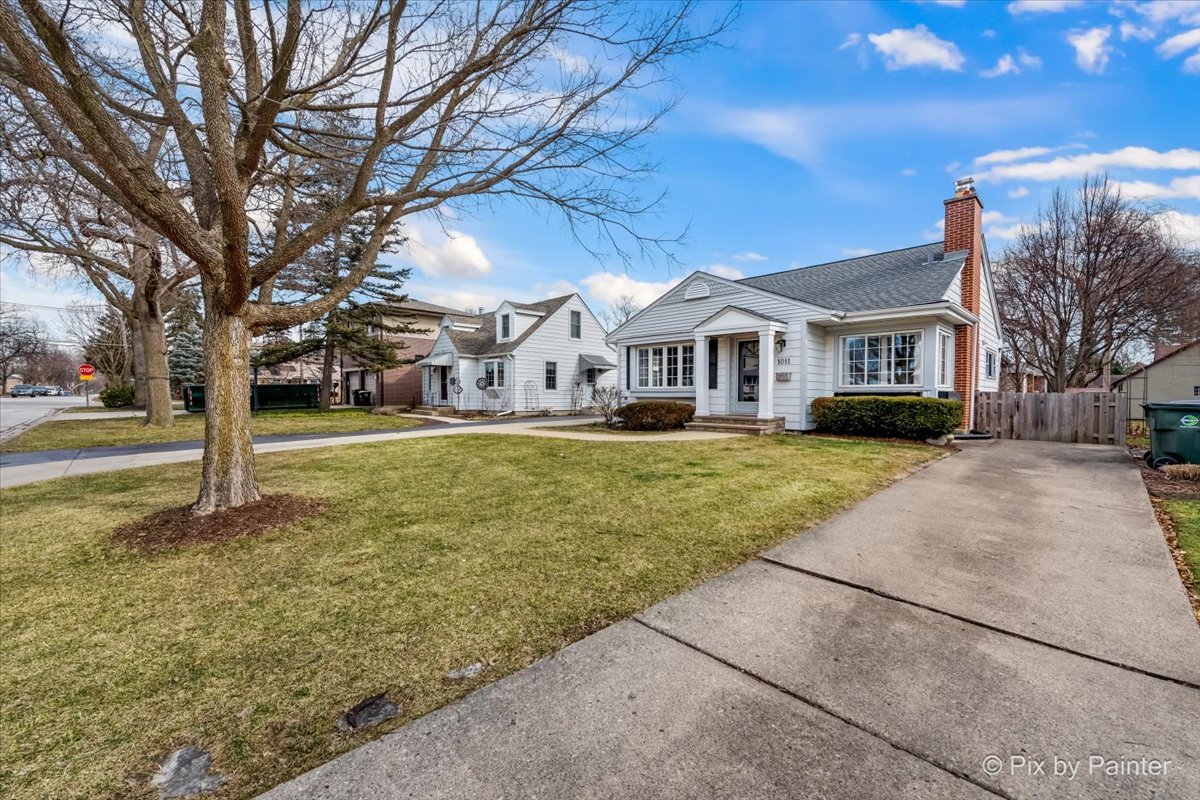 1011 N MITCHELL Avenue