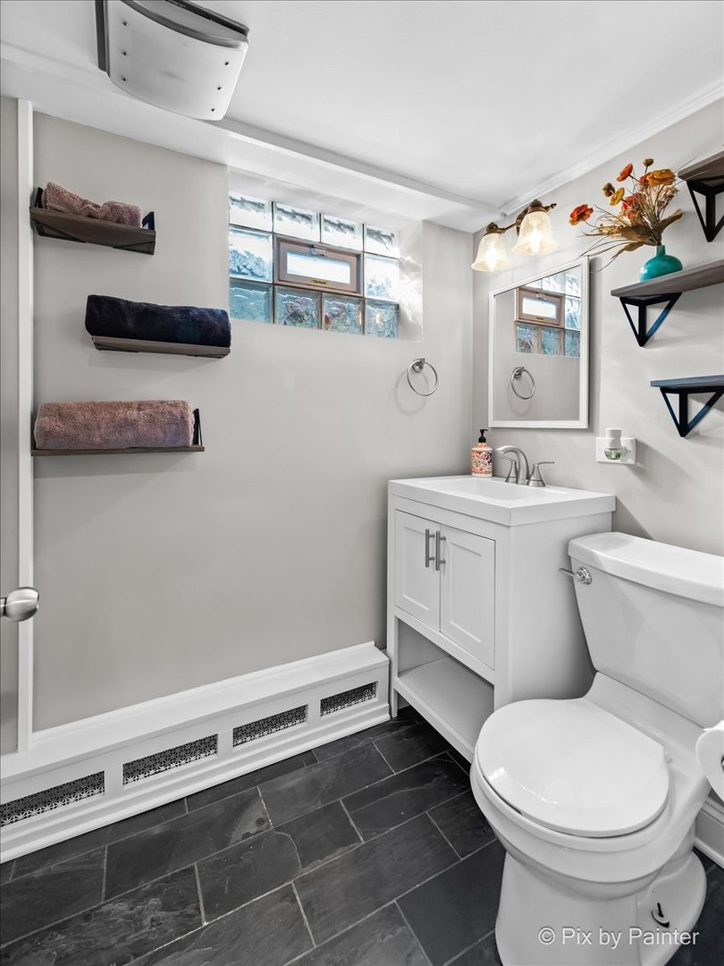 1011 N MITCHELL Avenue