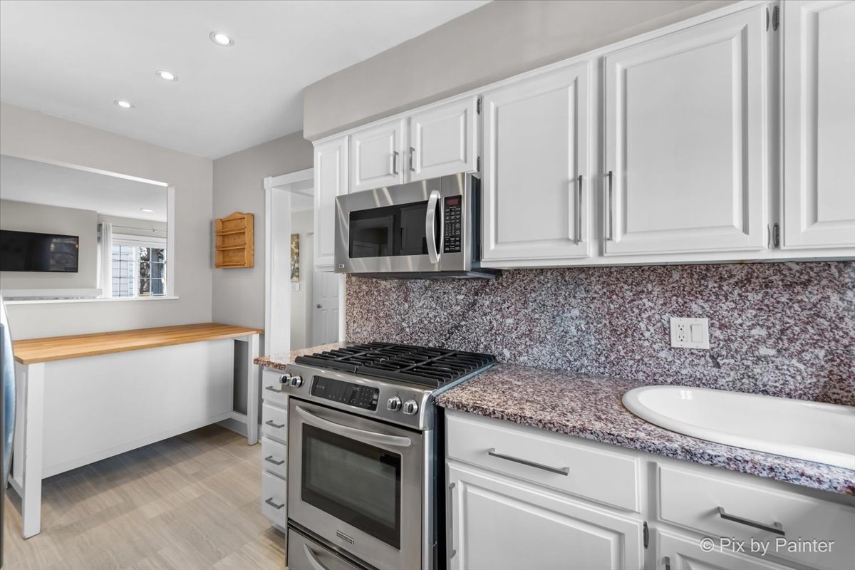 1011 N MITCHELL Avenue