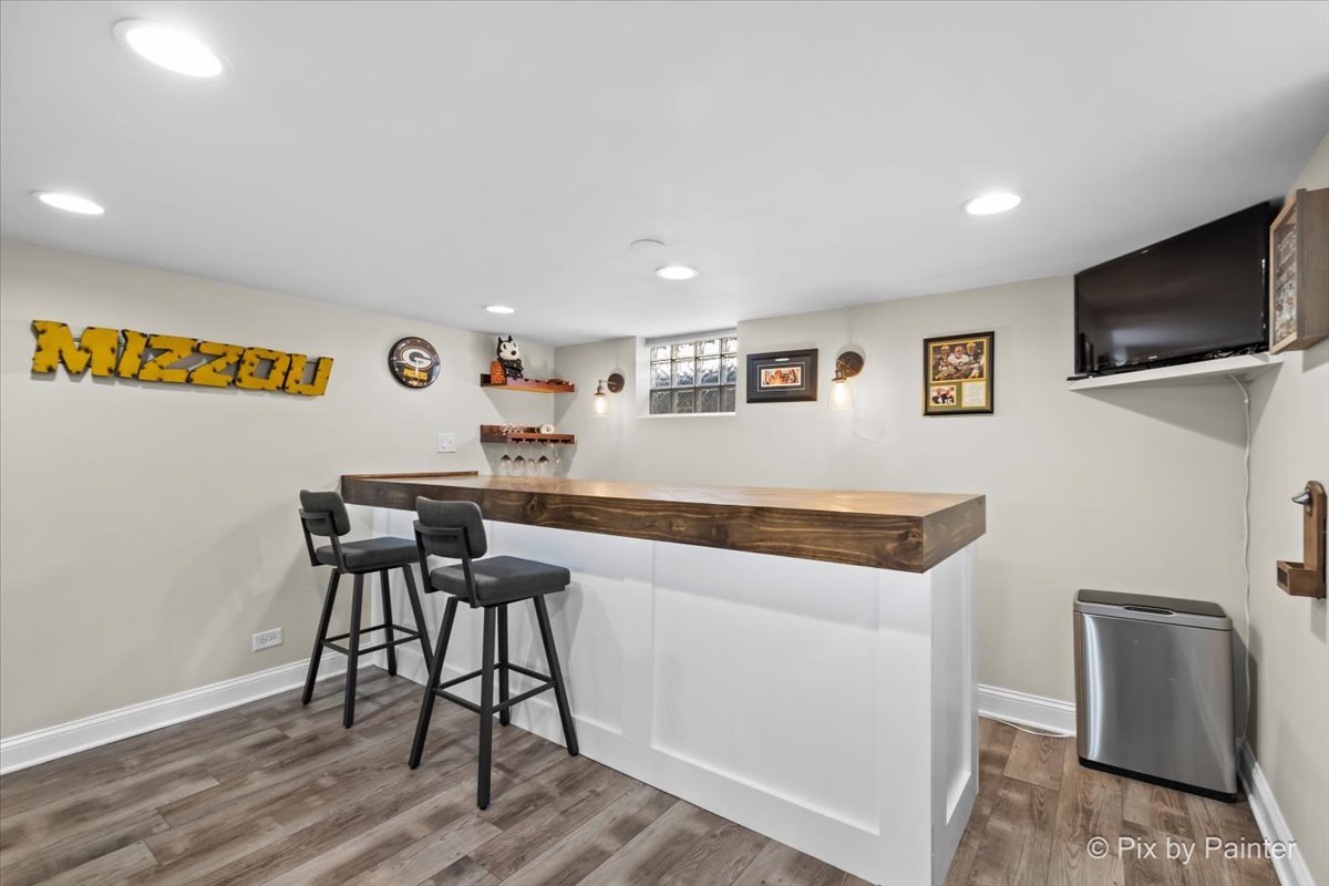 1011 N MITCHELL Avenue