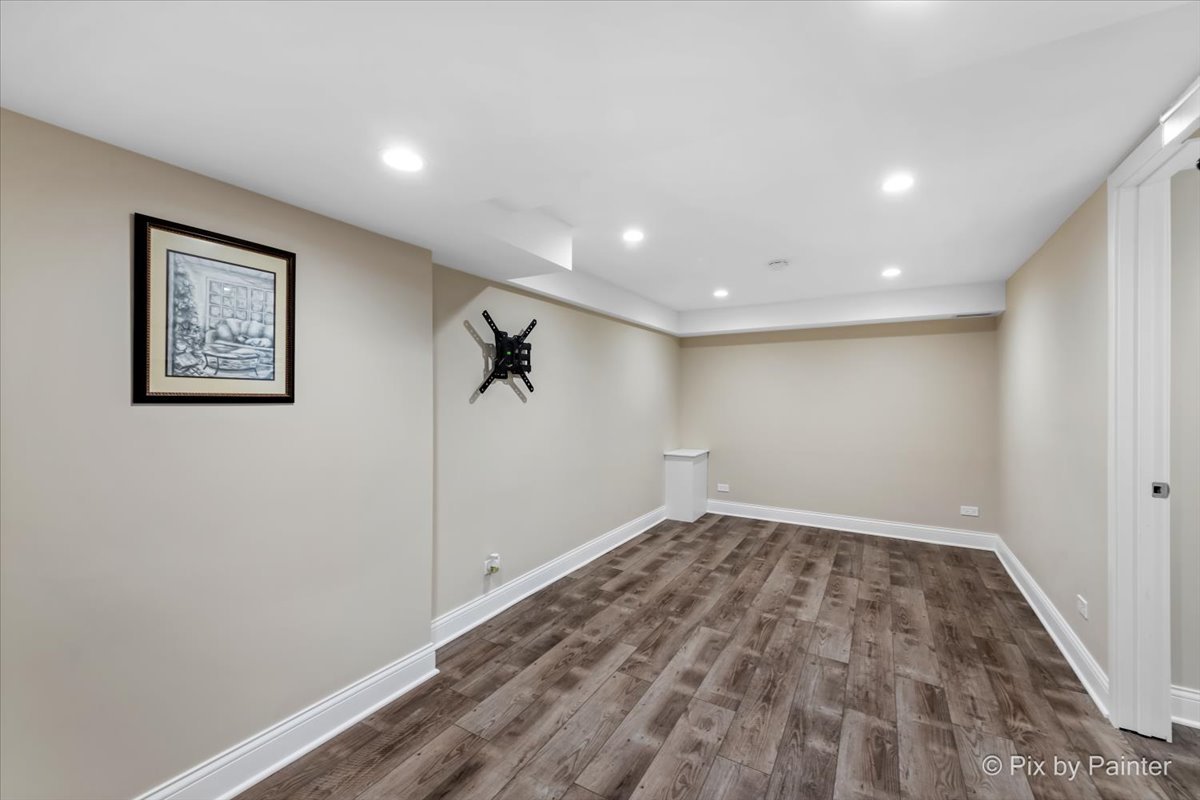 1011 N MITCHELL Avenue