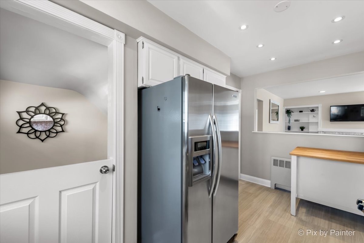 1011 N MITCHELL Avenue