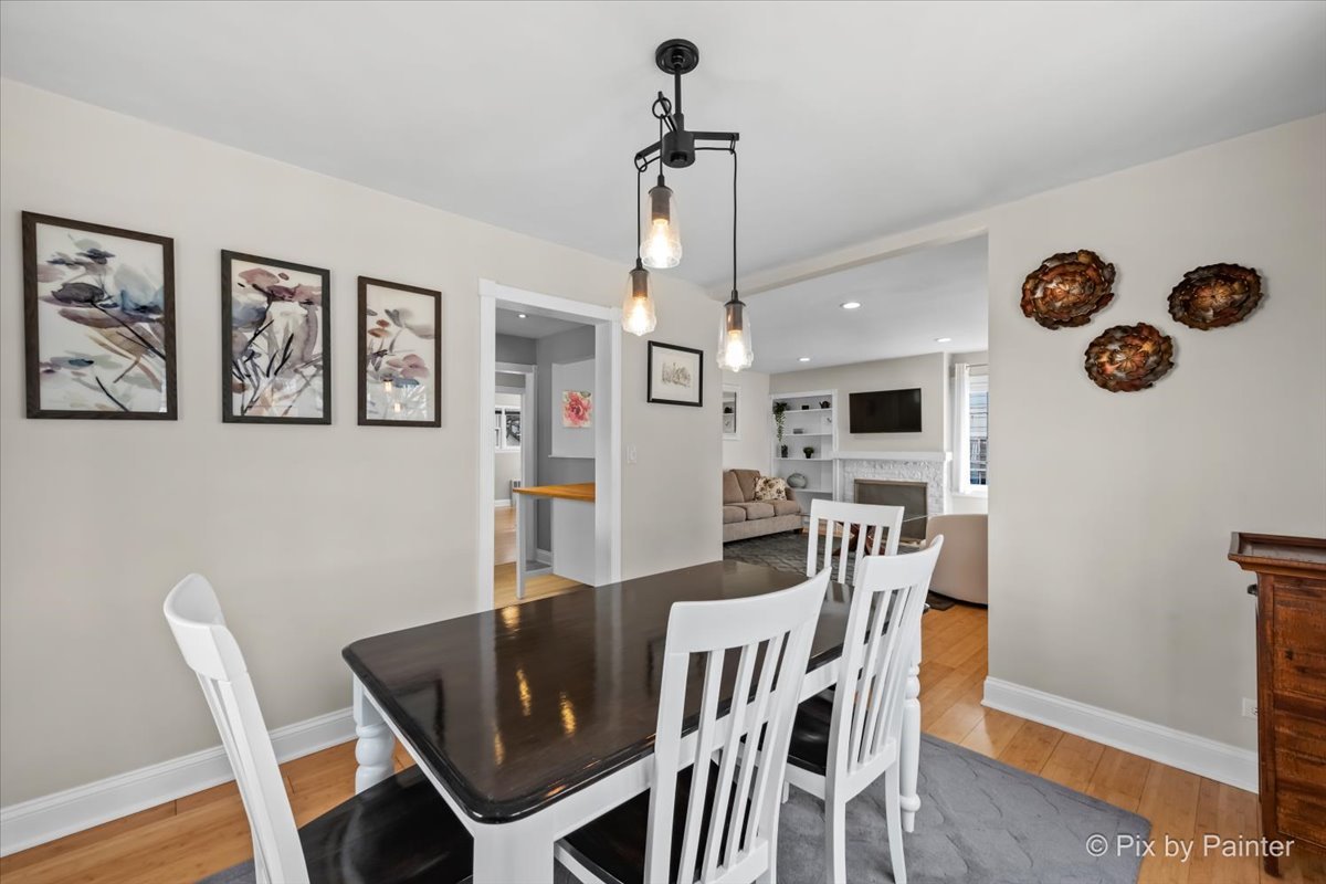 1011 N MITCHELL Avenue