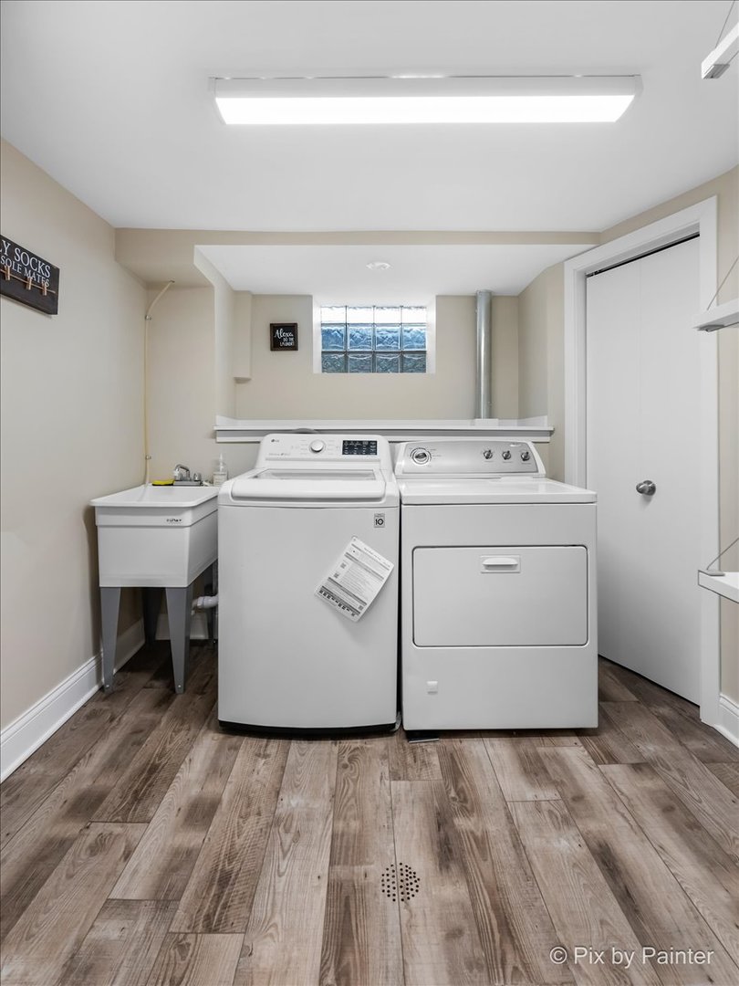 1011 N MITCHELL Avenue