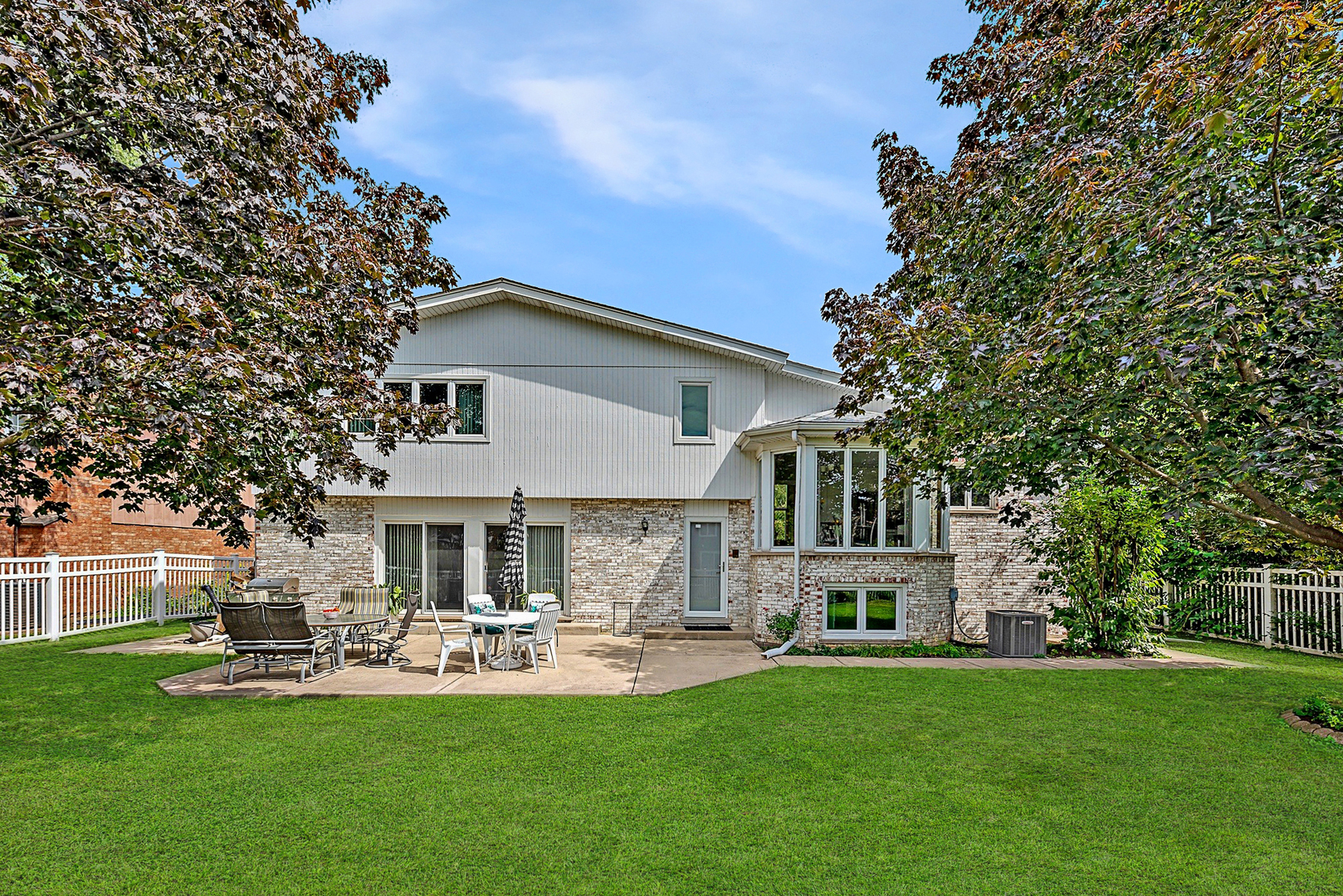 904 Pfingsten Road