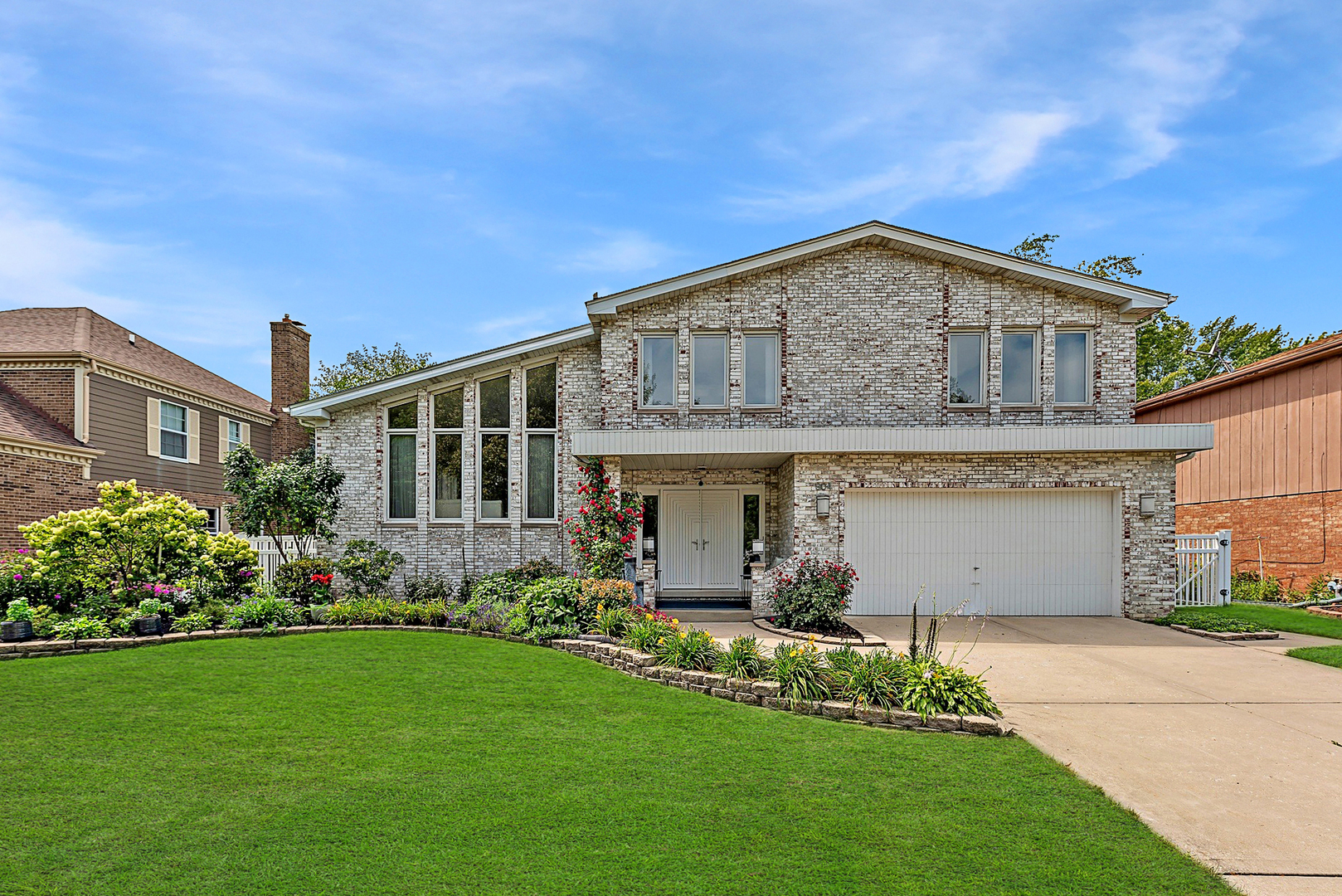 904 Pfingsten Road
