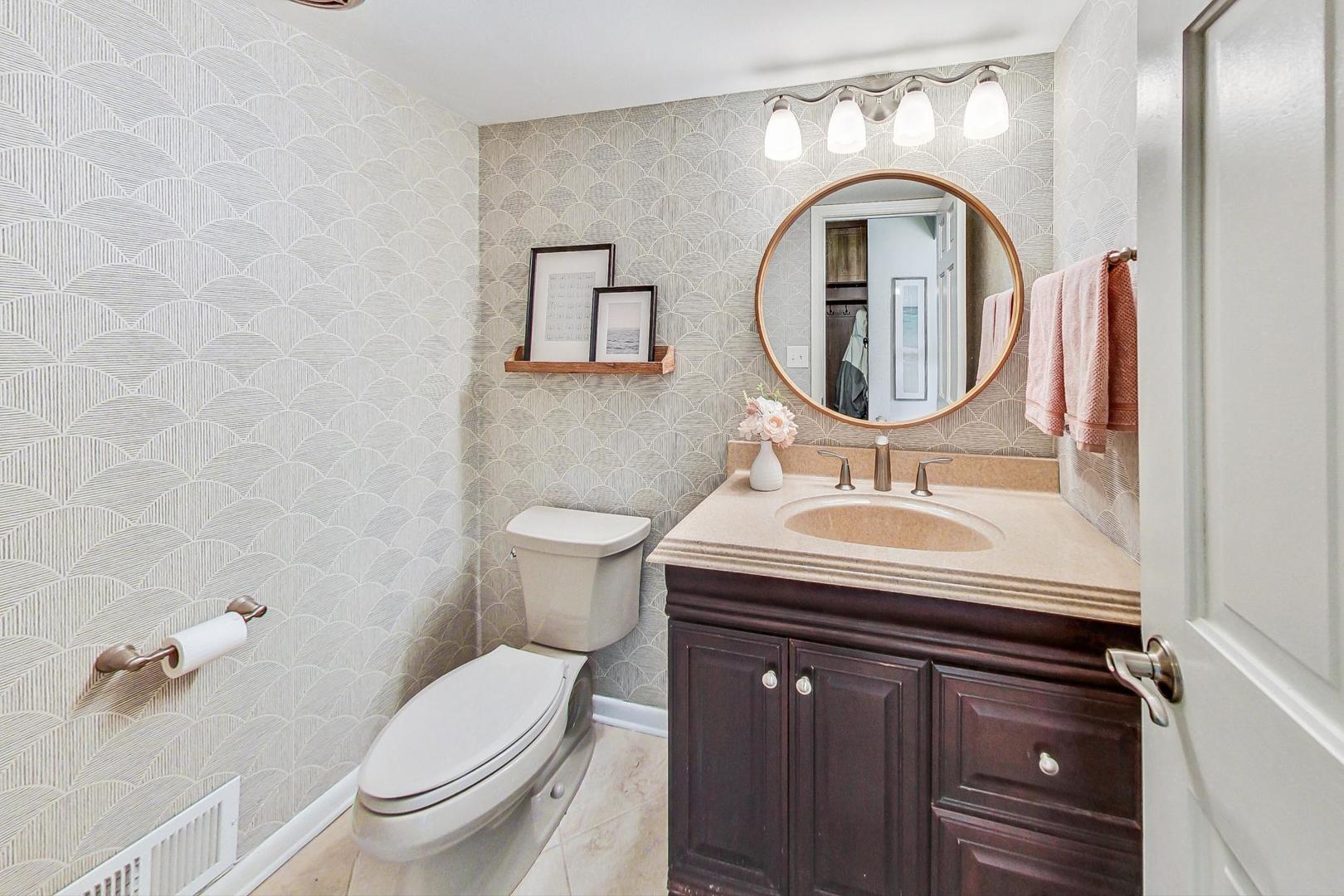 1706 S Surrey Ridge Drive