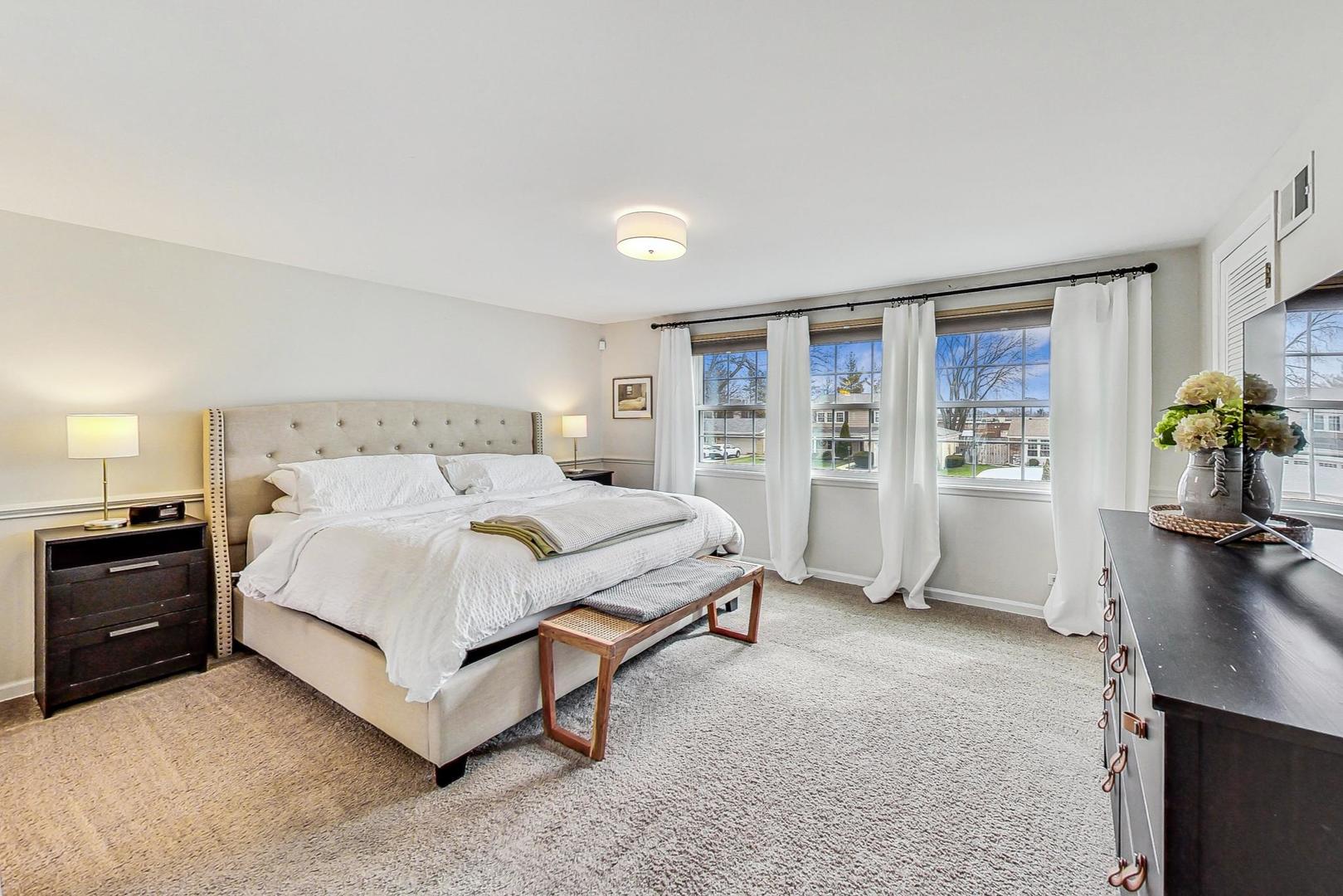 1706 S Surrey Ridge Drive