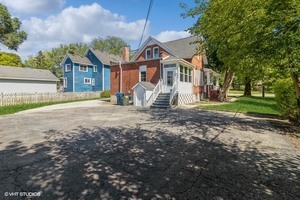 34 S Roselle Road