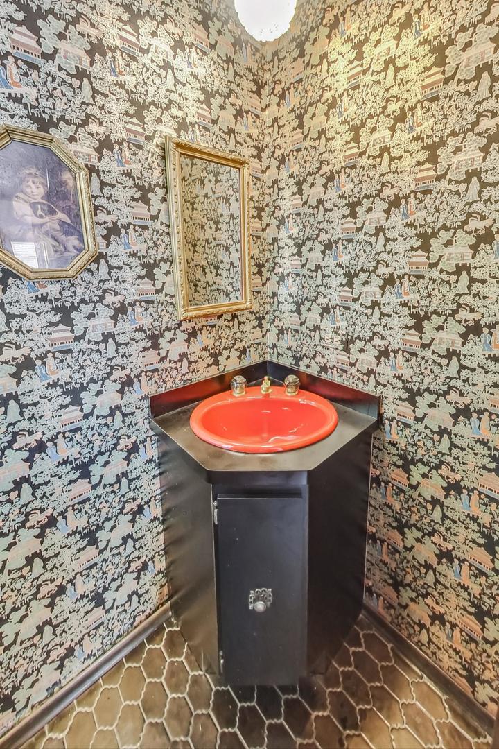 2615 N Waterman Avenue