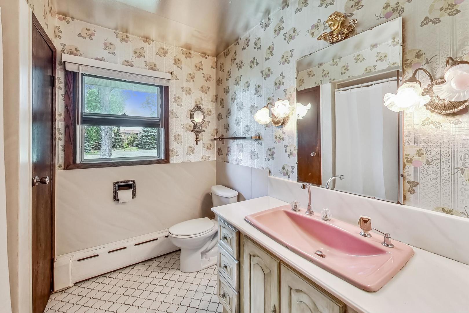 2615 N Waterman Avenue