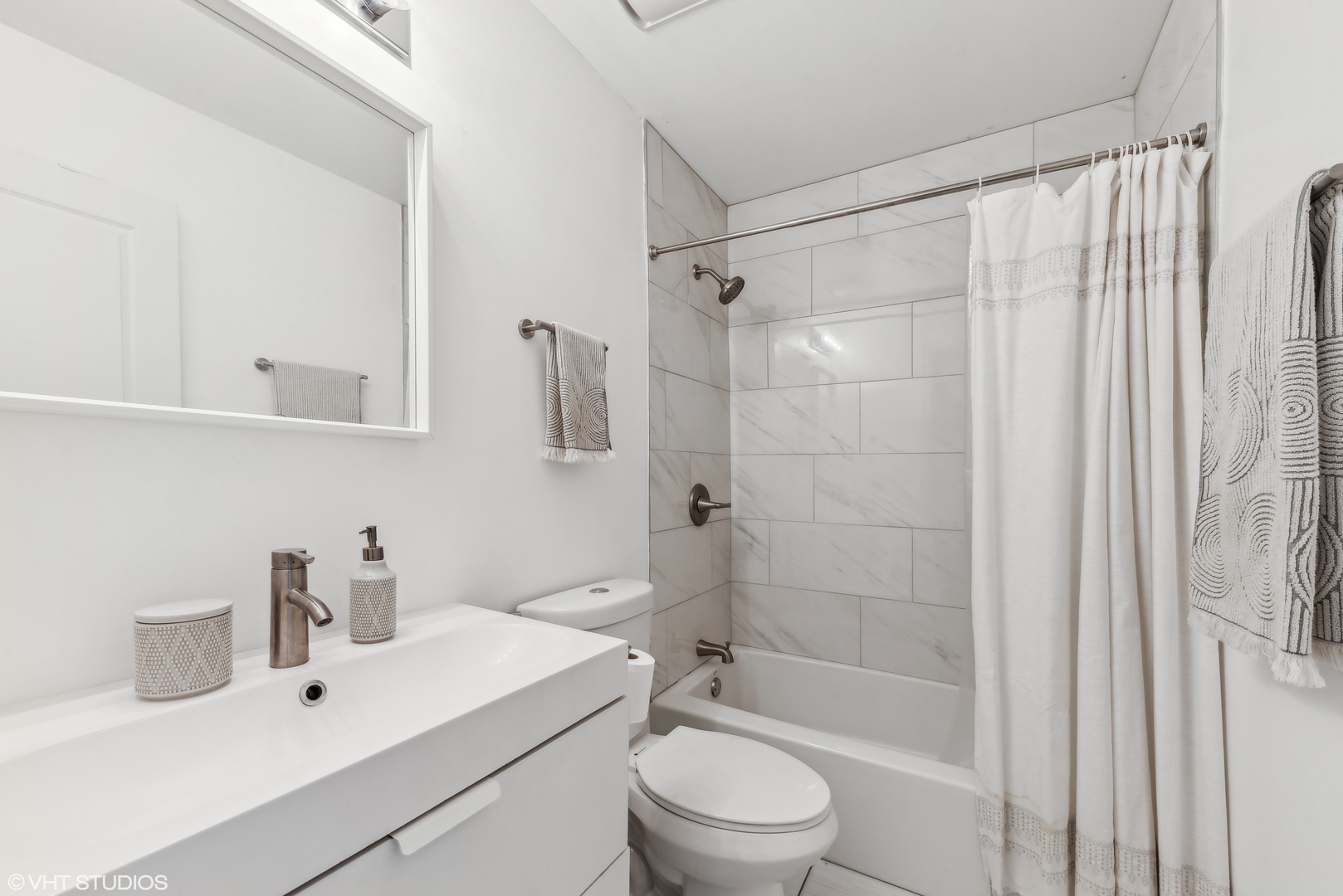 1526 Bristol Lane Unit: 5