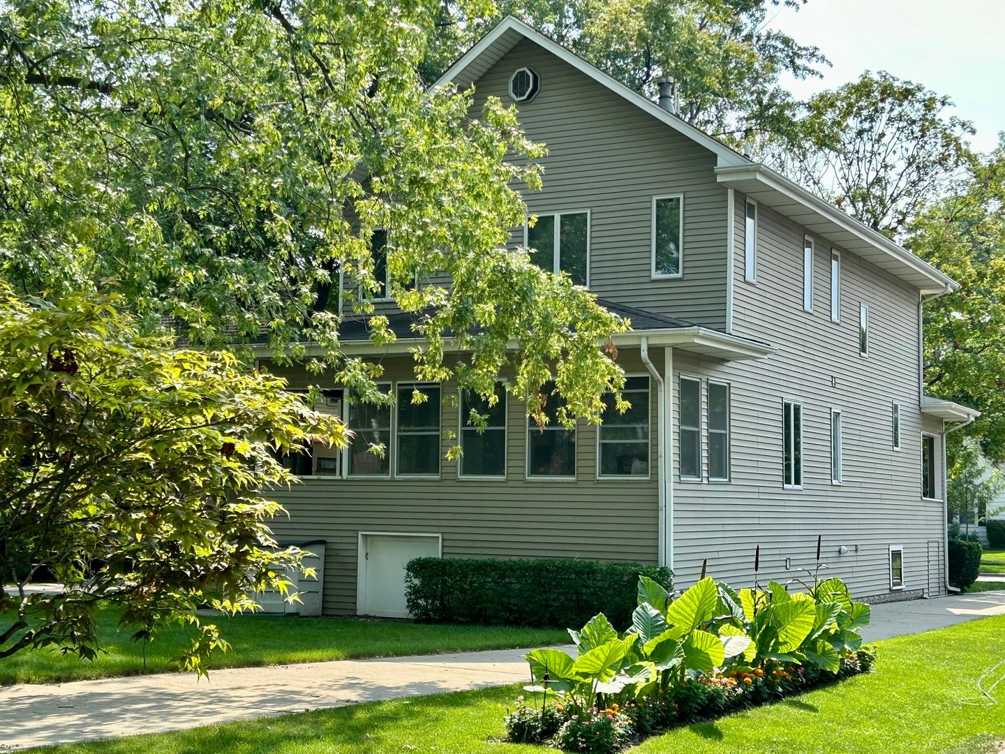 371 N Maple Avenue