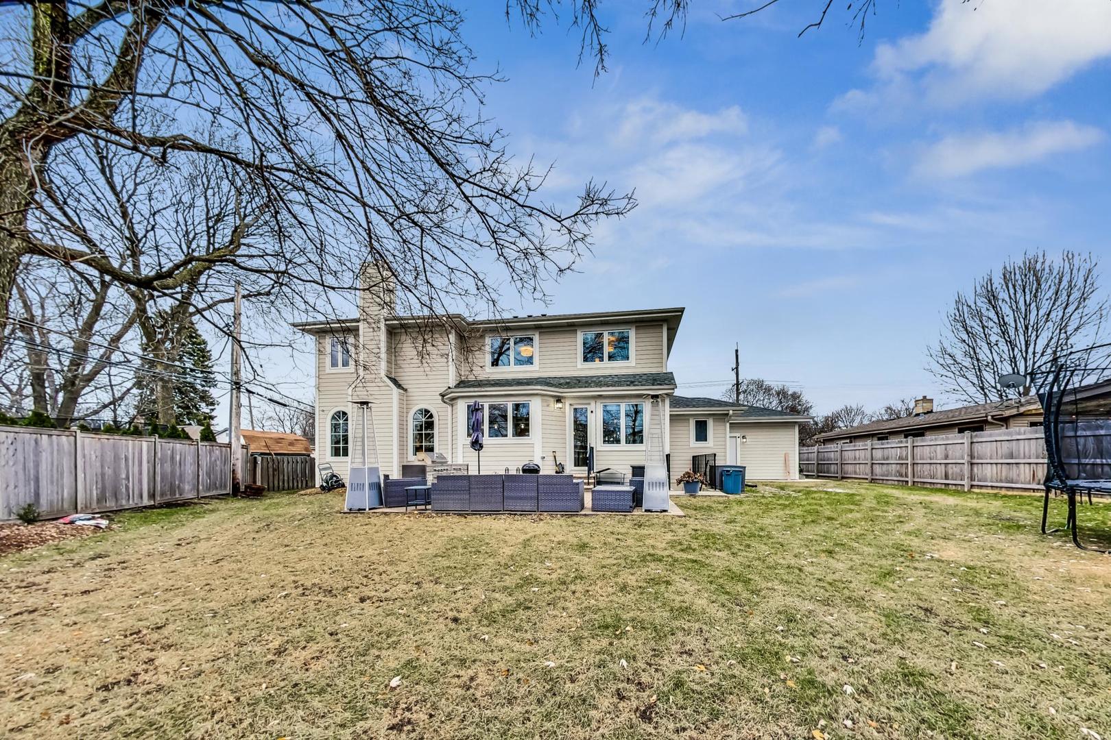 1614 W Oakton Street