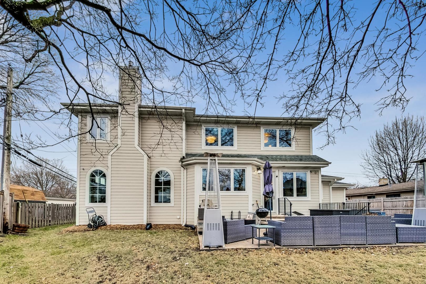 1614 W Oakton Street