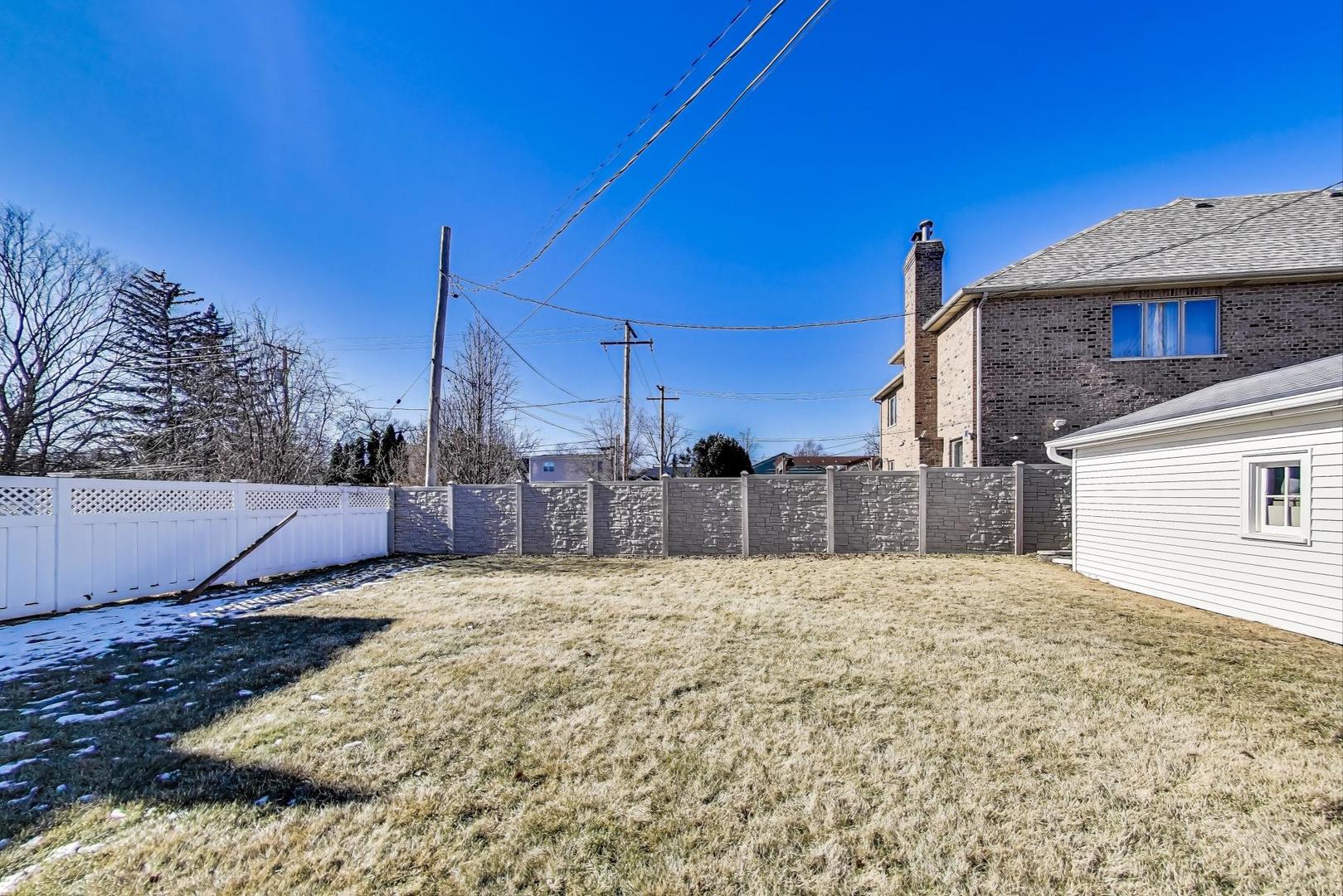 390 N Oak Street