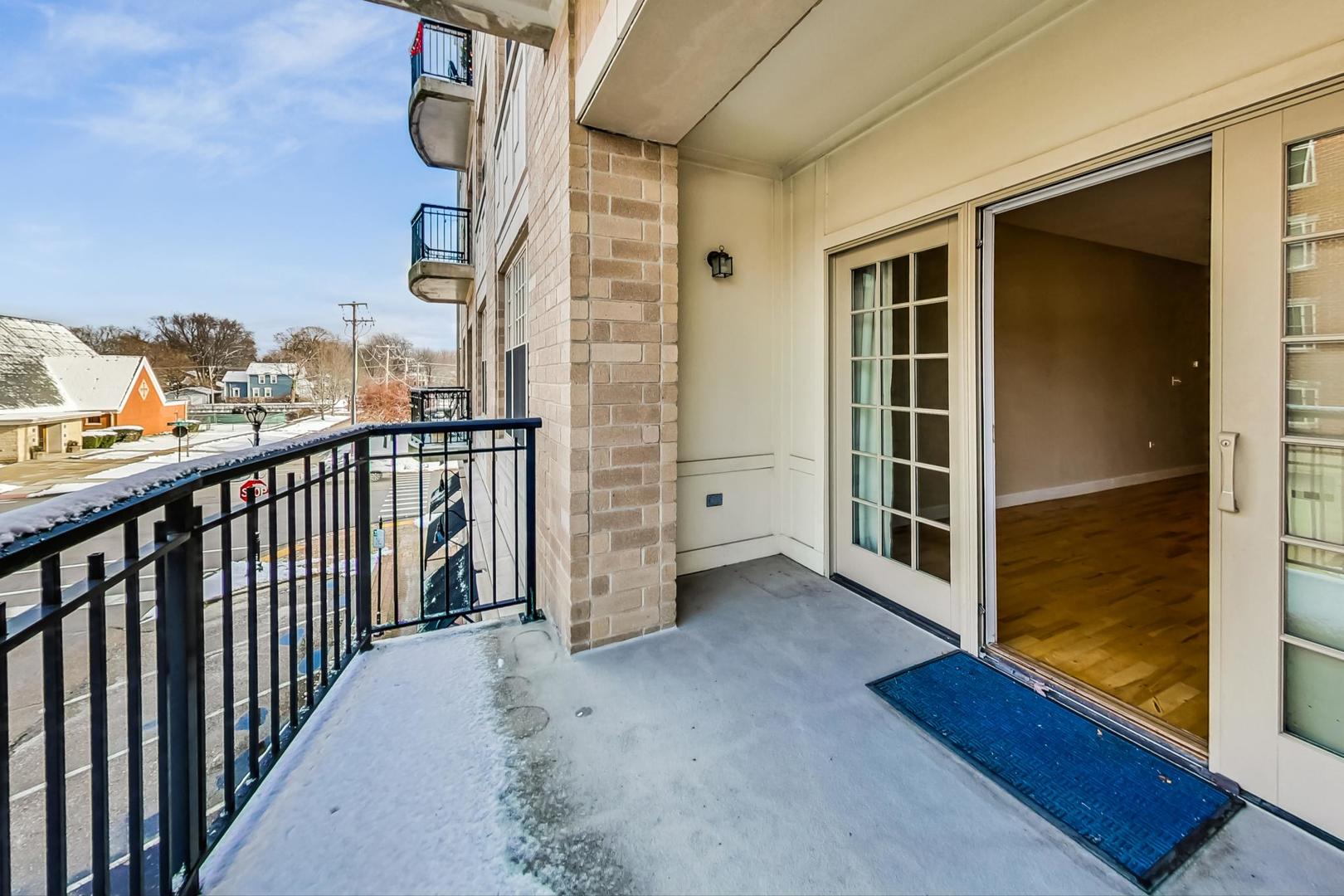 50 N Plum Grove Road Unit: 210E