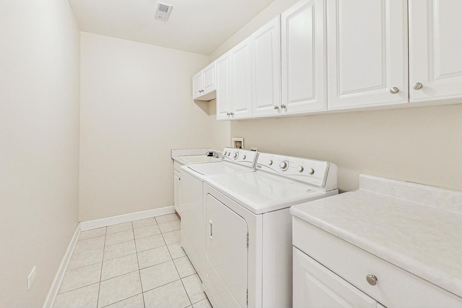 50 N Plum Grove Road Unit: 210E