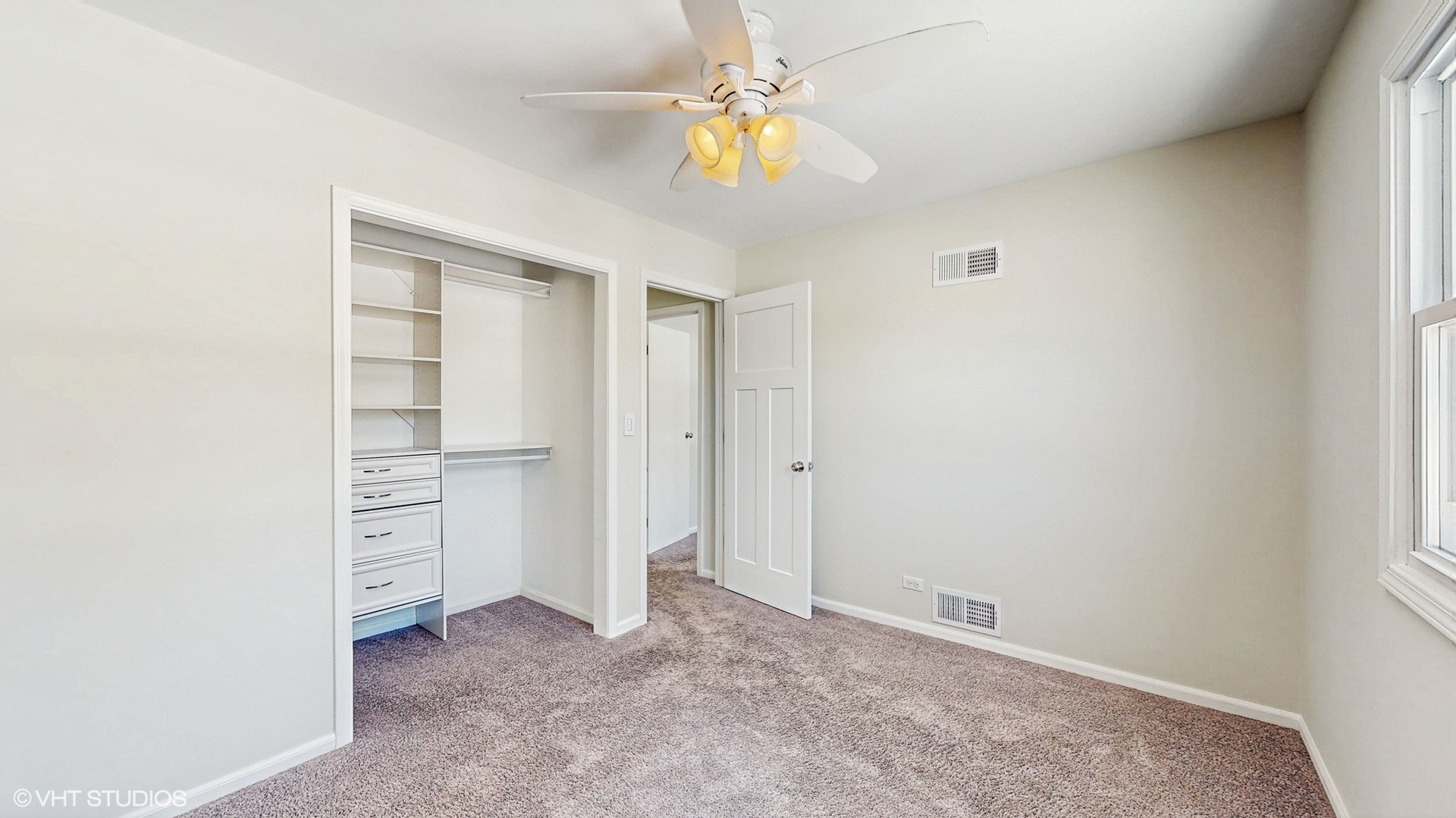 1907 N Fernandez Avenue