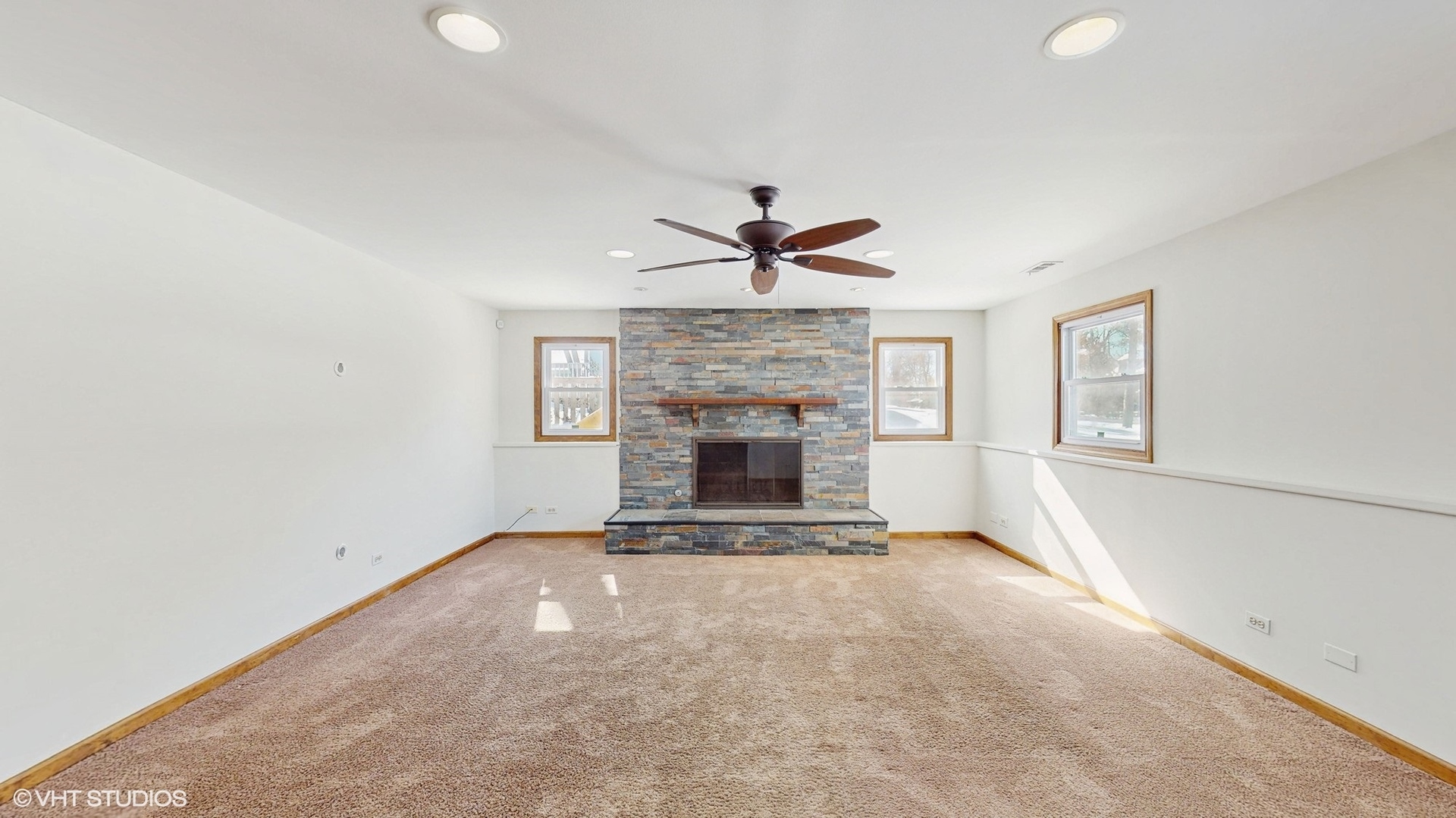 1907 N Fernandez Avenue