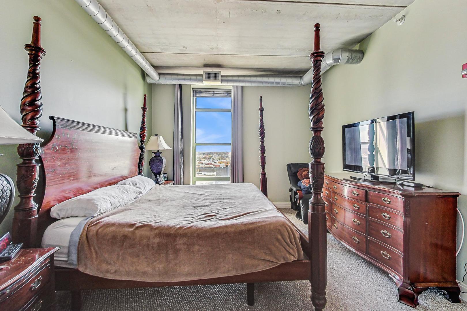 1 S HIGHLAND Avenue Unit: 805