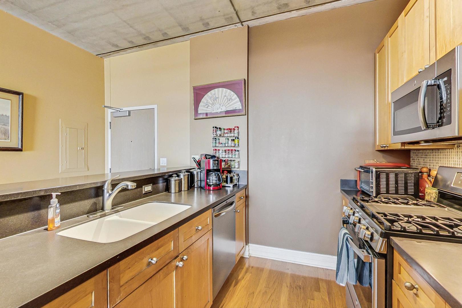 1 S HIGHLAND Avenue Unit: 805