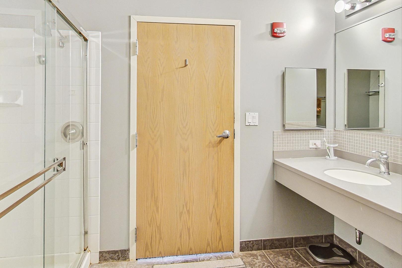 1 S HIGHLAND Avenue Unit: 805