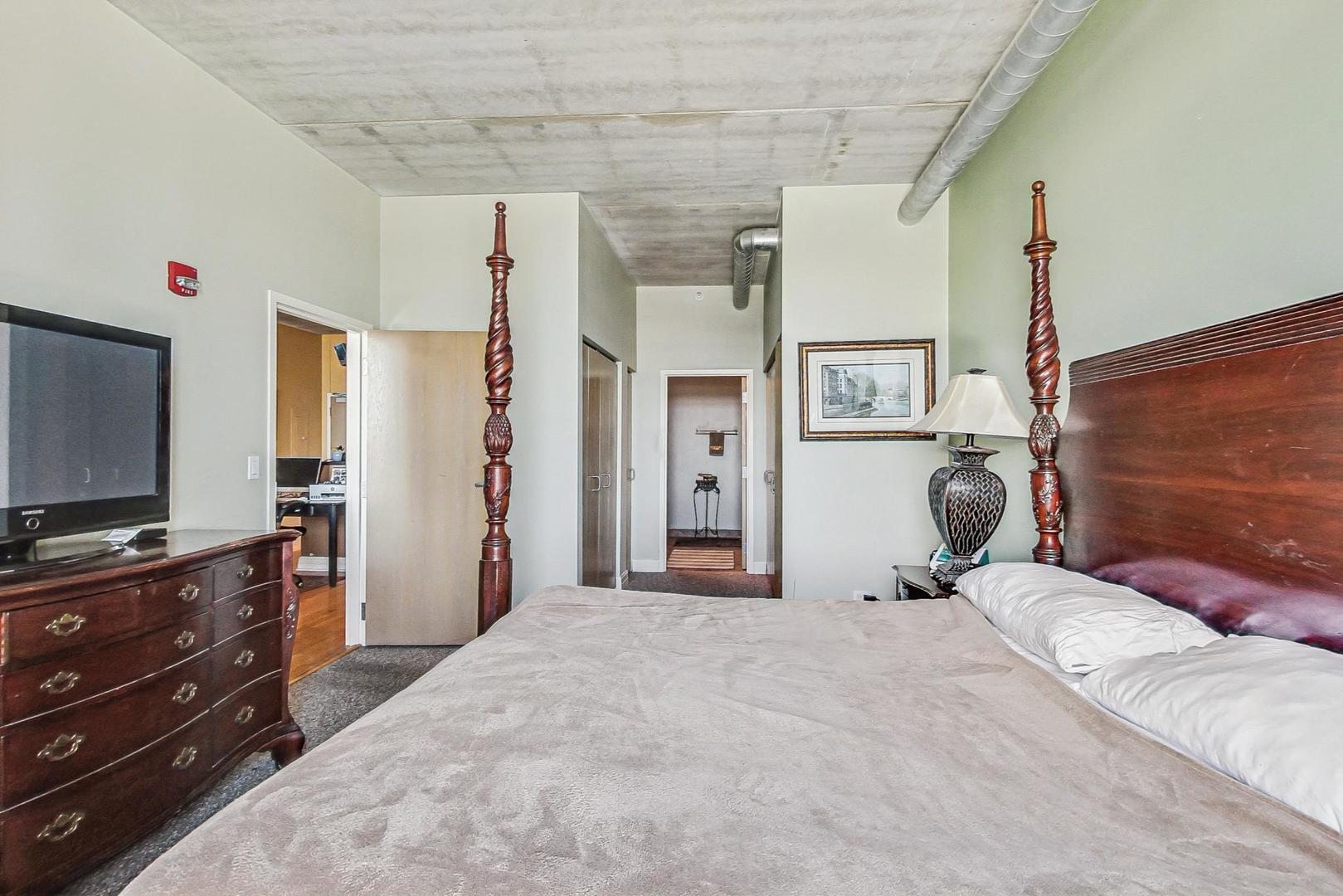 1 S HIGHLAND Avenue Unit: 805