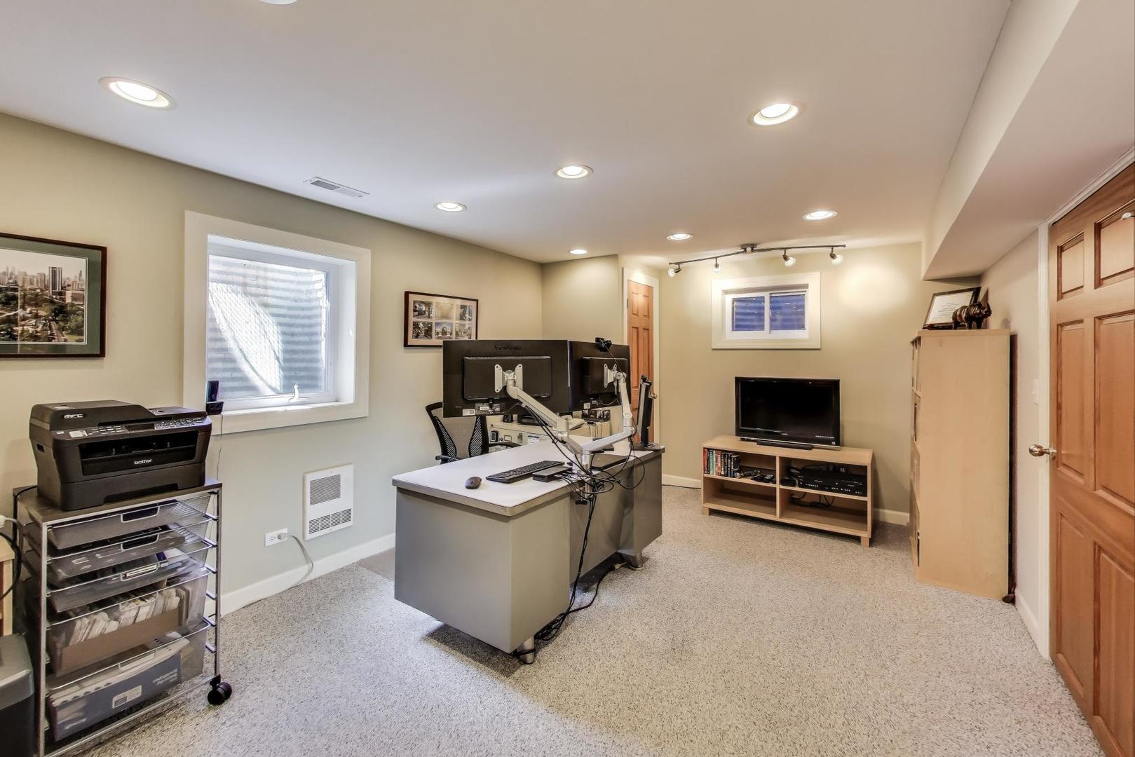 607 E Pennsylvania Court